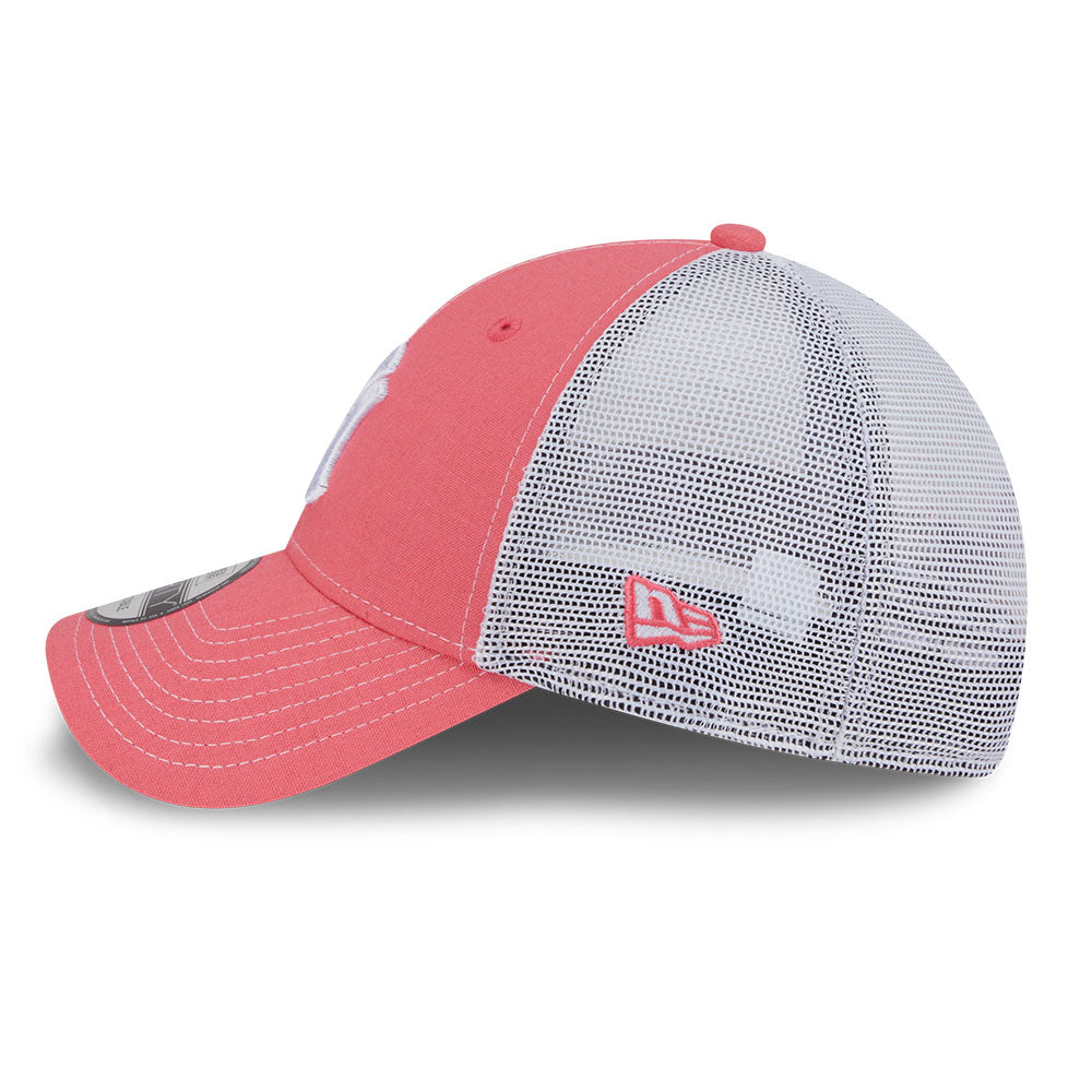New Era New York Yankees Resort SS26 Blush White 9FORTY E-Frame Trucker Cap