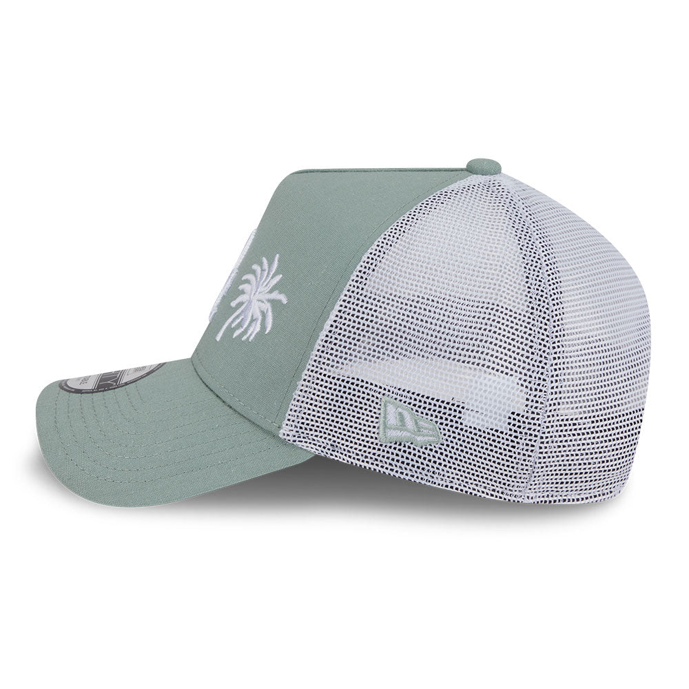 New Era Los Angeles Dodgers Resort SS26 Everest Green White 9FORTY E-Frame Trucker Cap