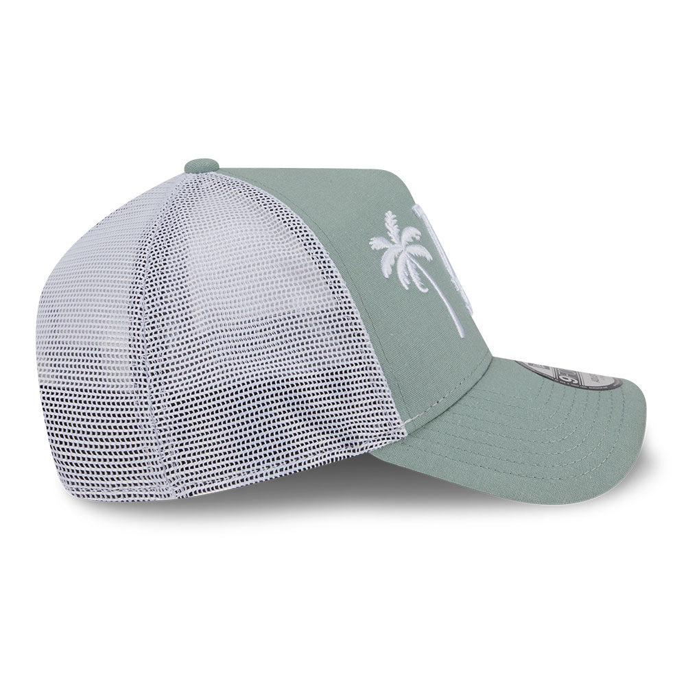 New Era Los Angeles Dodgers Resort SS26 Everest Green White 9FORTY E-Frame Trucker Cap