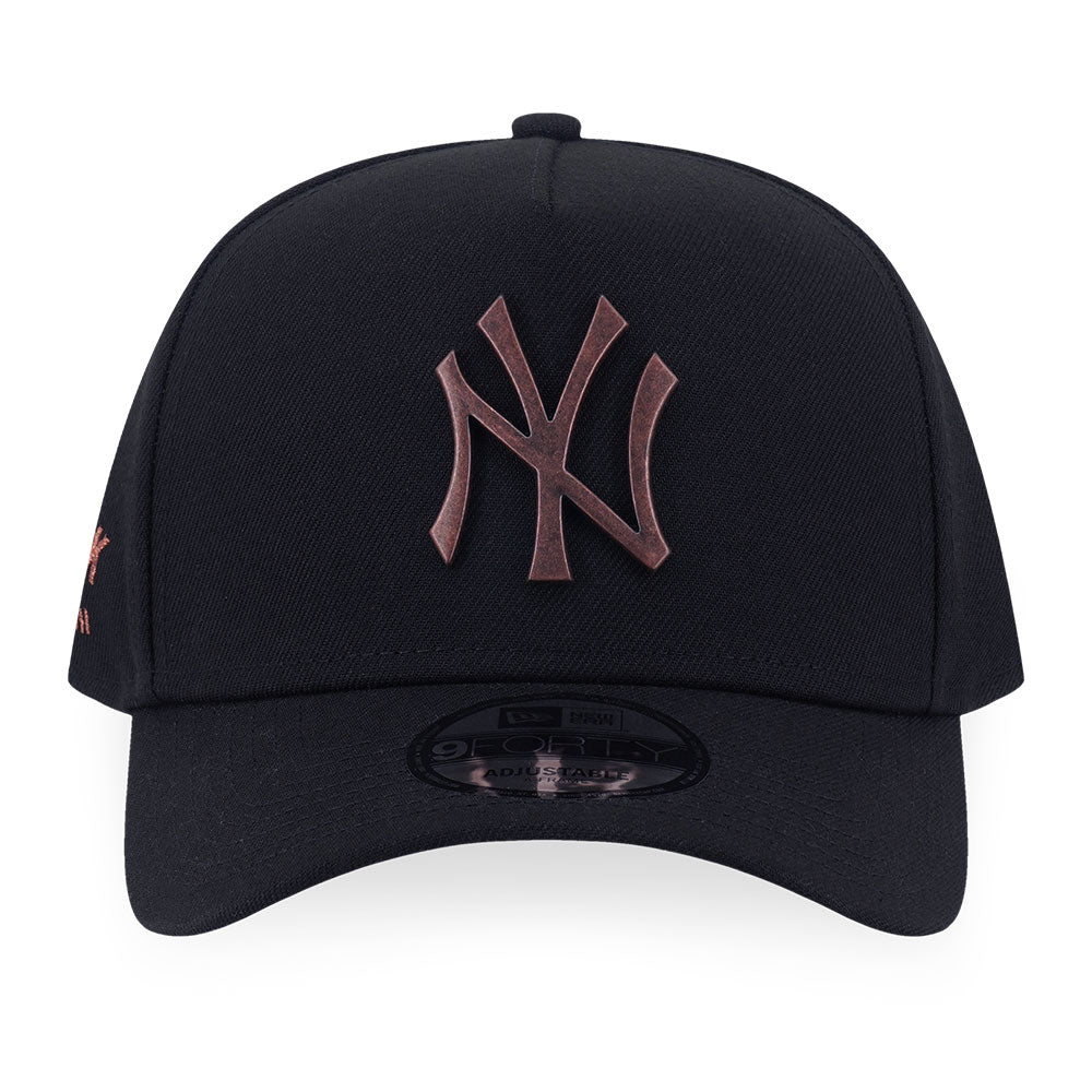 New Era New York Yankees Metal Badge Bronze Green Black 9FORTY A-Frame Adjustable Cap