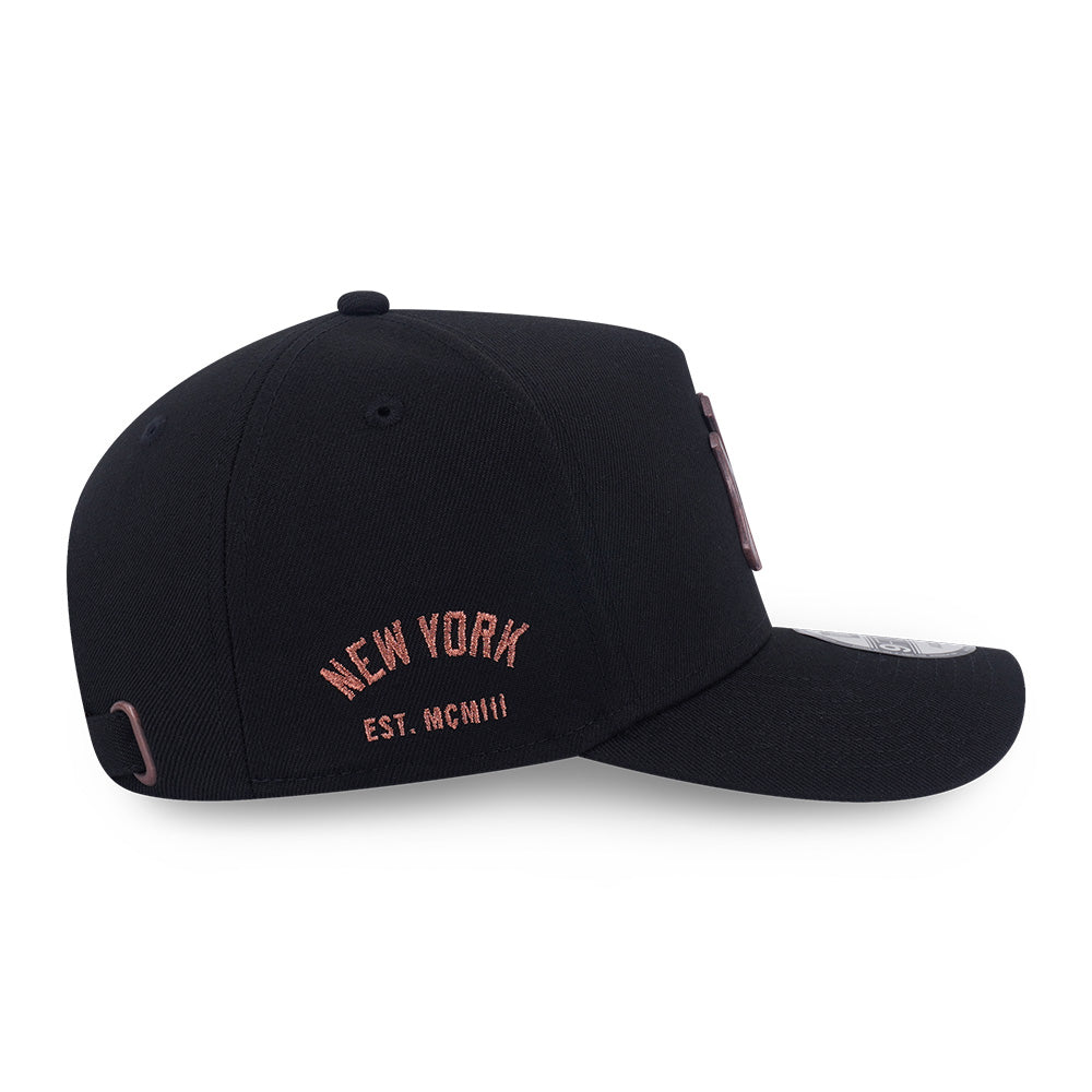 New Era New York Yankees Metal Badge Bronze Green Black 9FORTY A-Frame Adjustable Cap