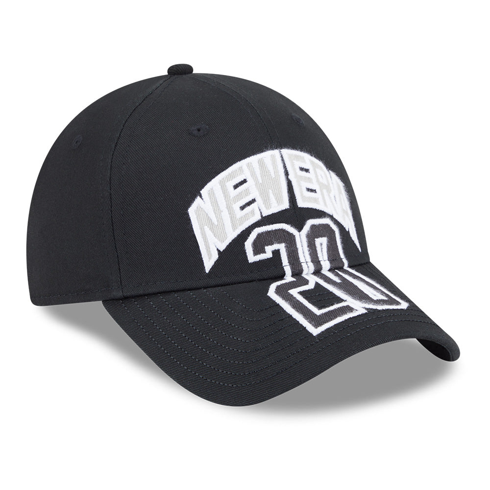 New Era Wordmark Street Archived Black Cross Panels 9FORTY Adjustable Cap