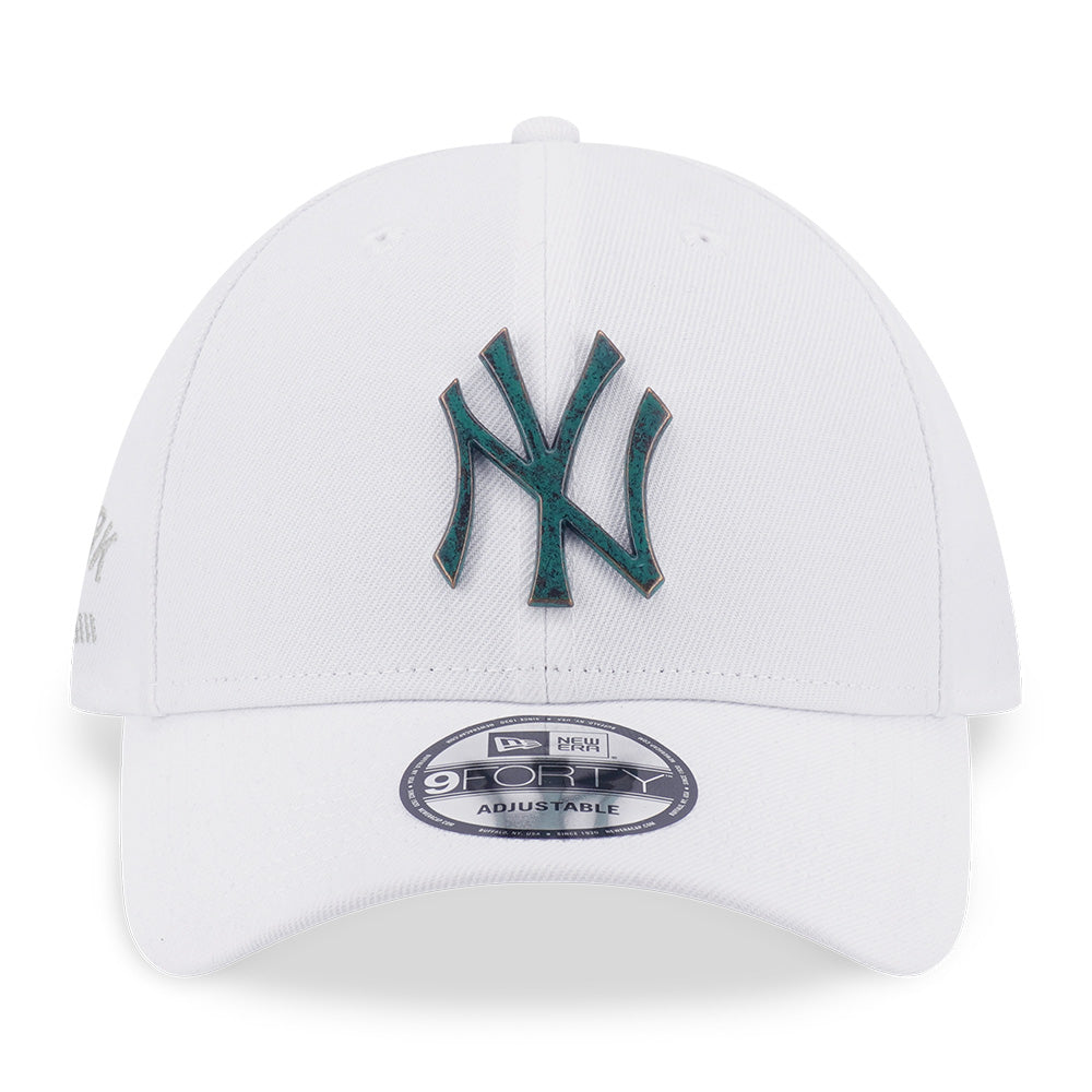 New Era New York Yankees Metal Badge Bronze Green White 9FORTY Adjustable Cap