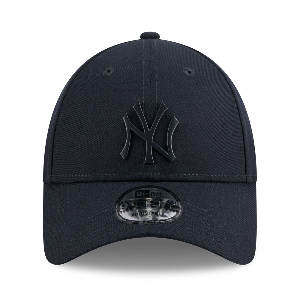 New Era New York Yankees Metal Badge SS26 Navy 9FORTY Adjustable Cap