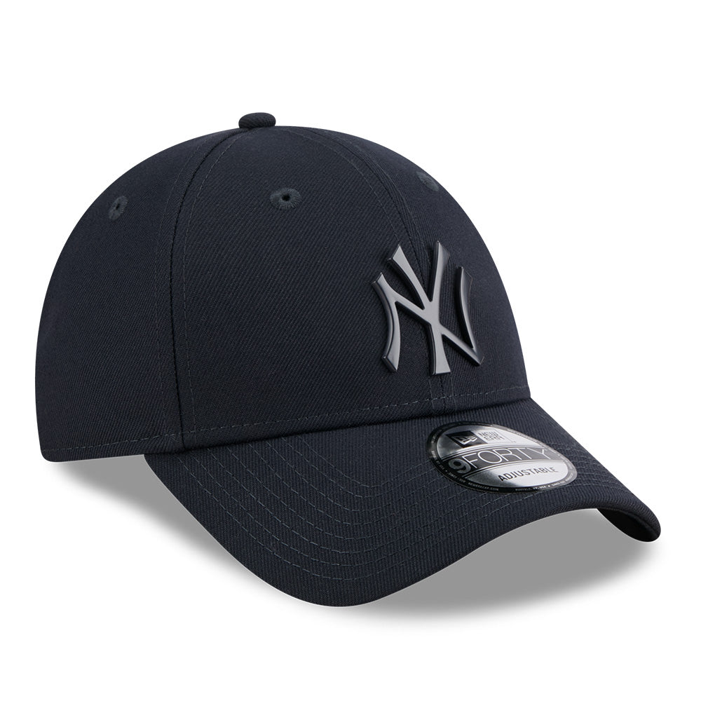 New Era New York Yankees Metal Badge SS26 Navy 9FORTY Adjustable Cap