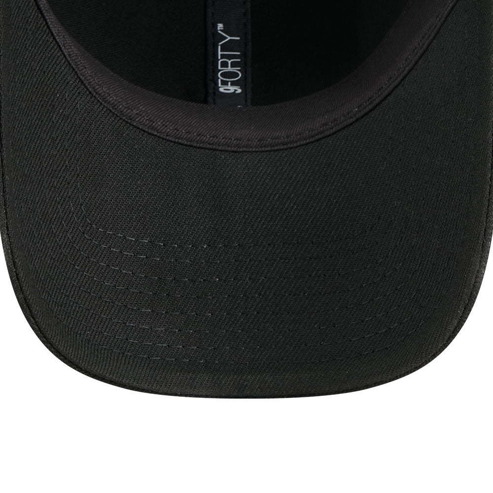 New Era New York Yankees Rough Mini Metal Badge SS26 Black 9FORTY Adjustable Cap