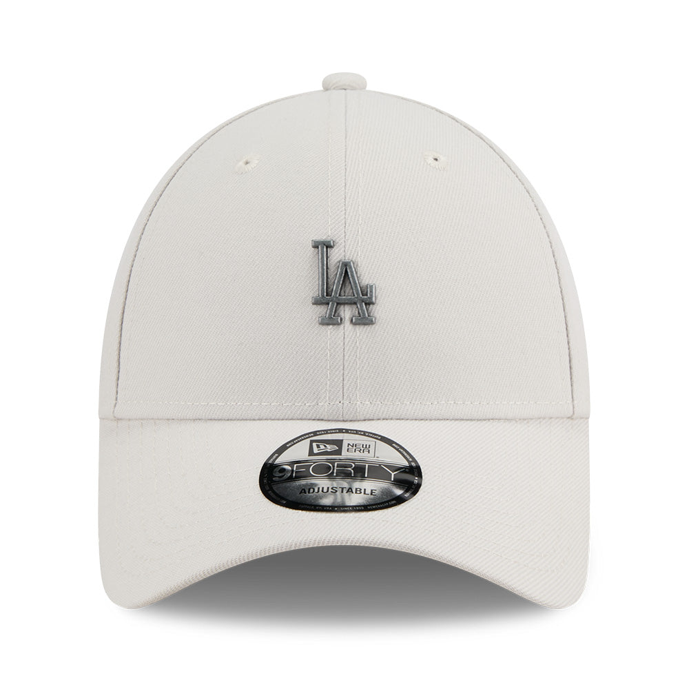 New Era Los Angeles Dodgers Rough Mini Metal Badge SS26 Vintage Stone 9FORTY Adjustable Cap