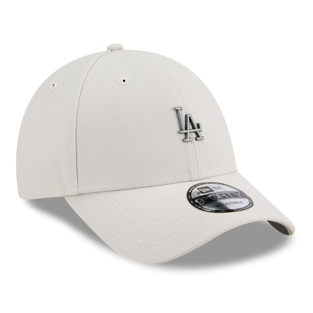 New Era Los Angeles Dodgers Rough Mini Metal Badge SS26 Vintage Stone 9FORTY Adjustable Cap