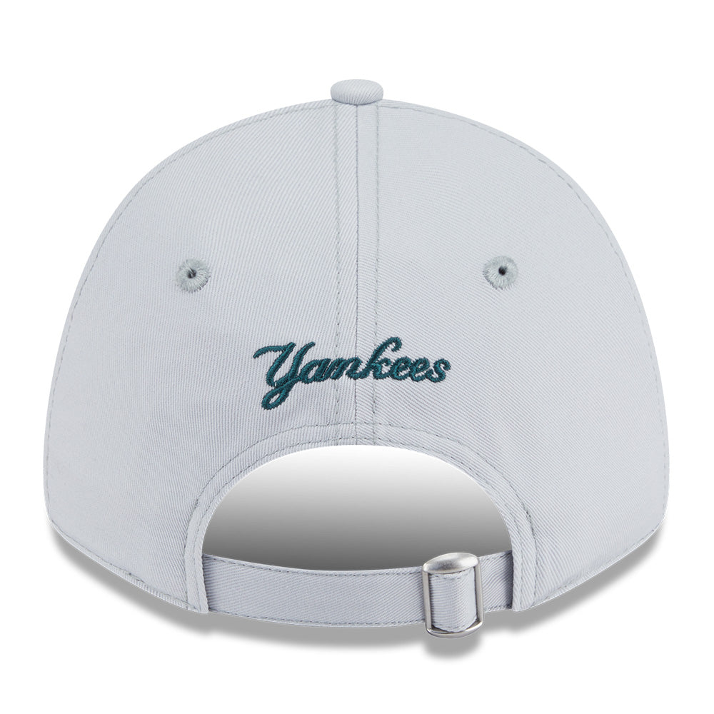 New Era New York Yankees Mini Logo Color Era SS26 Silver Snow 9FORTY Adjustable Cap