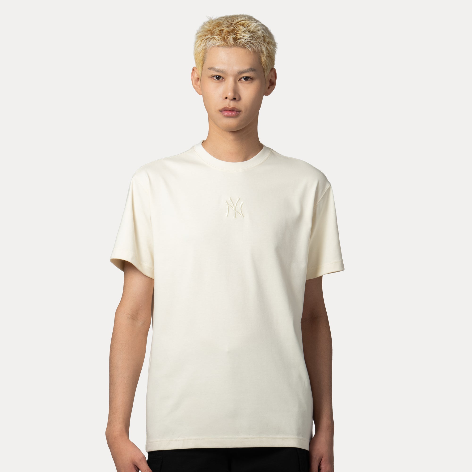 Major League Baseball Cartoon Chrome White COOLERA Short Sleeve T-Shirt