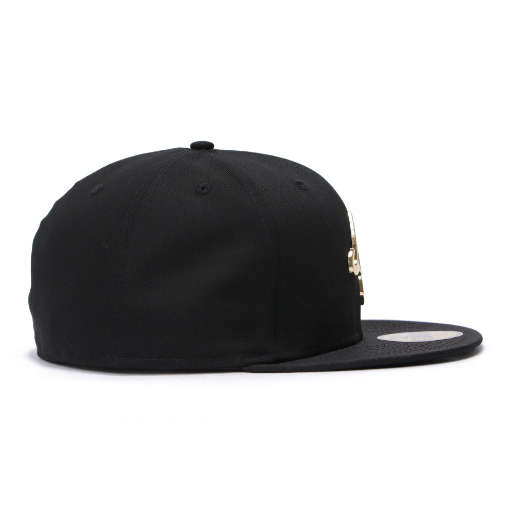 New Era Script Mini Metal Badge Black 59FIFTY Fitted Cap