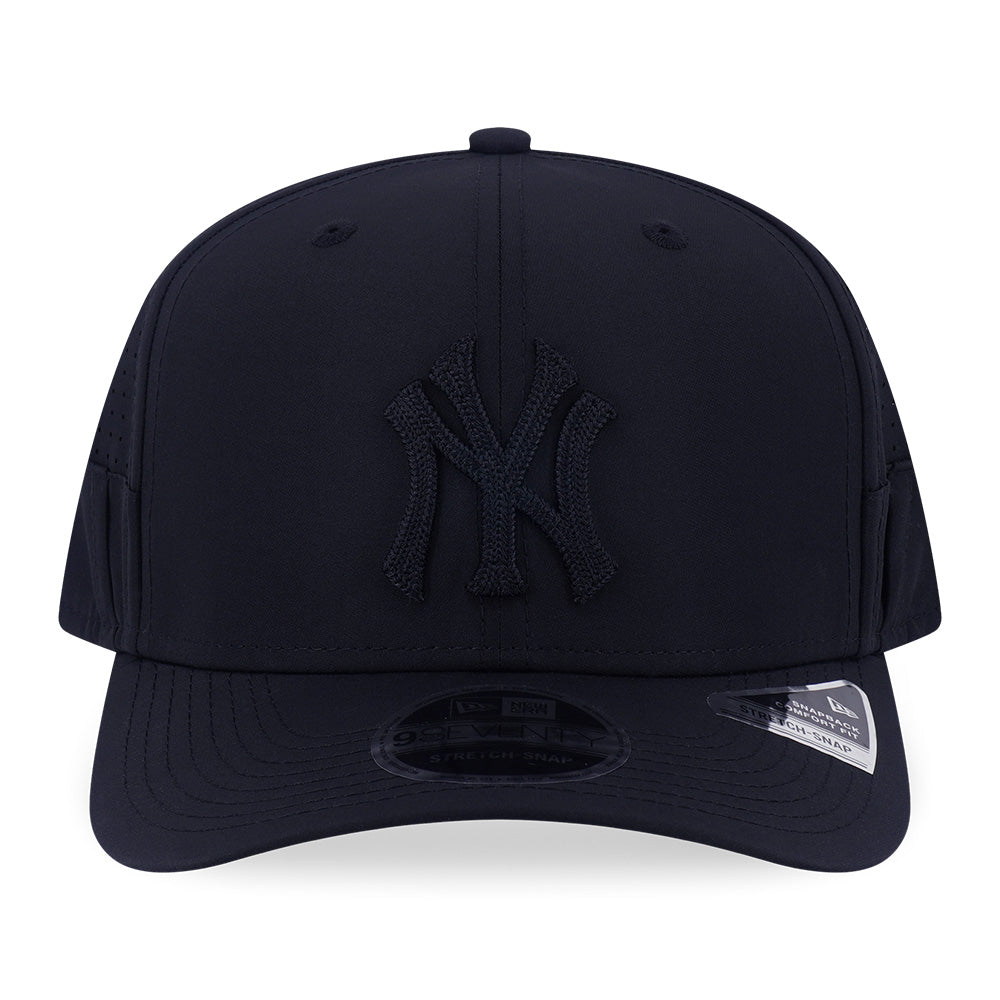 New Era New York Yankees Black 9SEVENTY Stretch Snapback Cap (with Sunglass Holder)