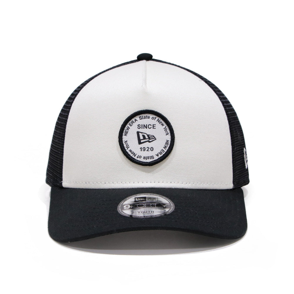 New Era Round Patch Chrome White Black Youth 9FORTY A-Frame Trucker Cap
