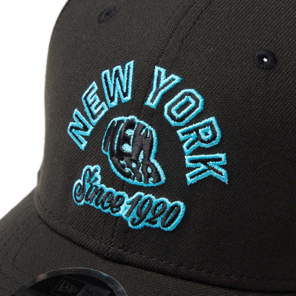 New Era Golf Laser Perforated Black 9SEVENTY Stretch Snapback Cap