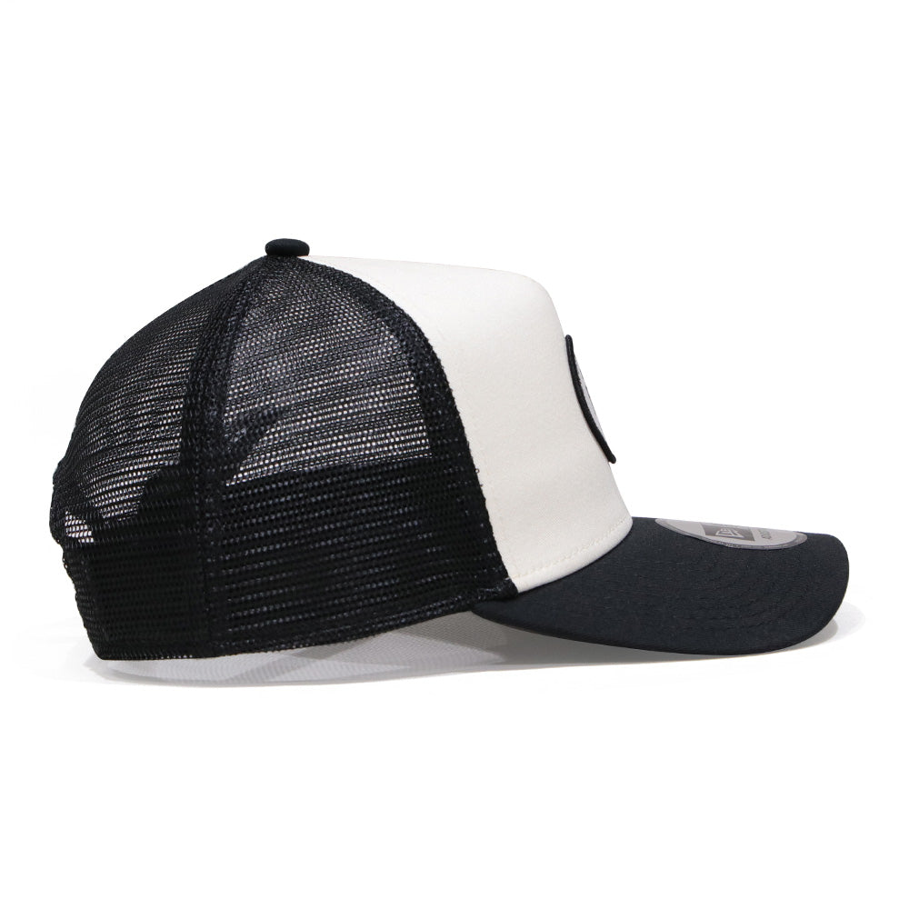 New Era Round Patch Chrome White Black 9FORTY A-Frame Trucker Cap