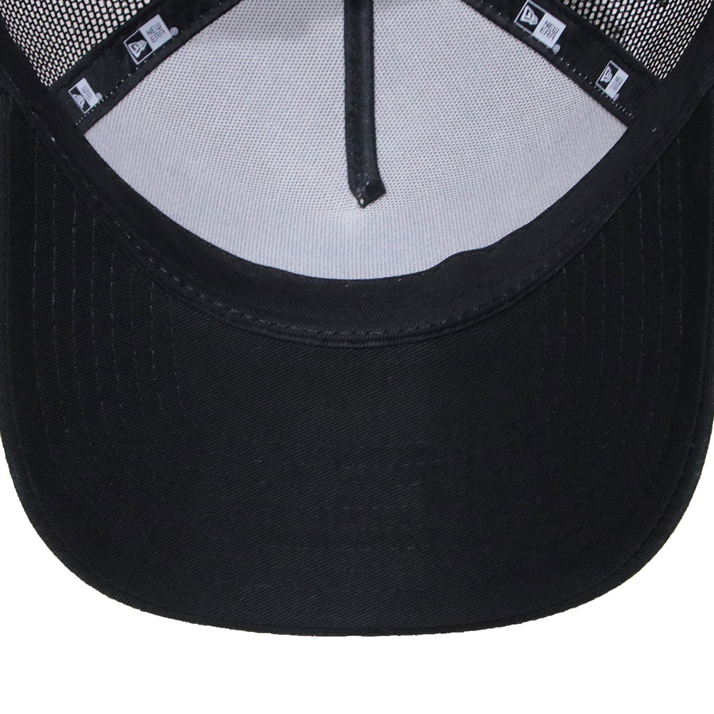 New Era Round Patch Chrome White Black 9FORTY A-Frame Trucker Cap