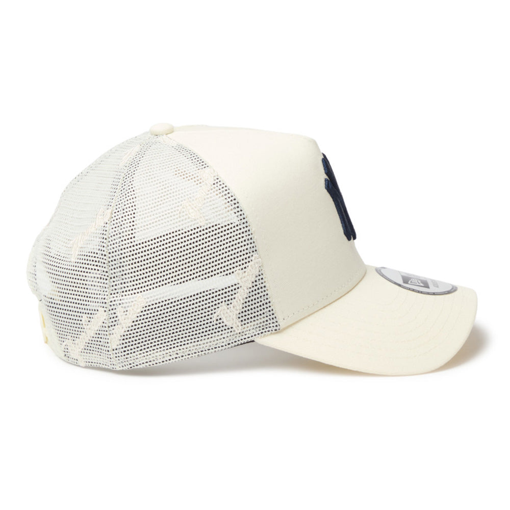 New Era New York Yankees EMB Mesh Navy 9FORTY A-Frame Trucker Adjustable Cap