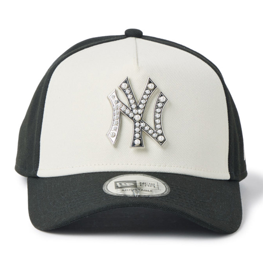 New Era New York Yankees Pearl Badge White Black 9FORTY A-Frame Adjustable Cap