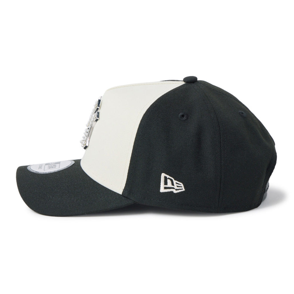 New Era New York Yankees Pearl Badge White Black 9FORTY A-Frame Adjustable Cap