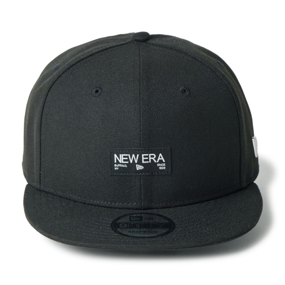 New Era Silver Wordmark Metal Flag Black 9FIFTY Snapback Cap