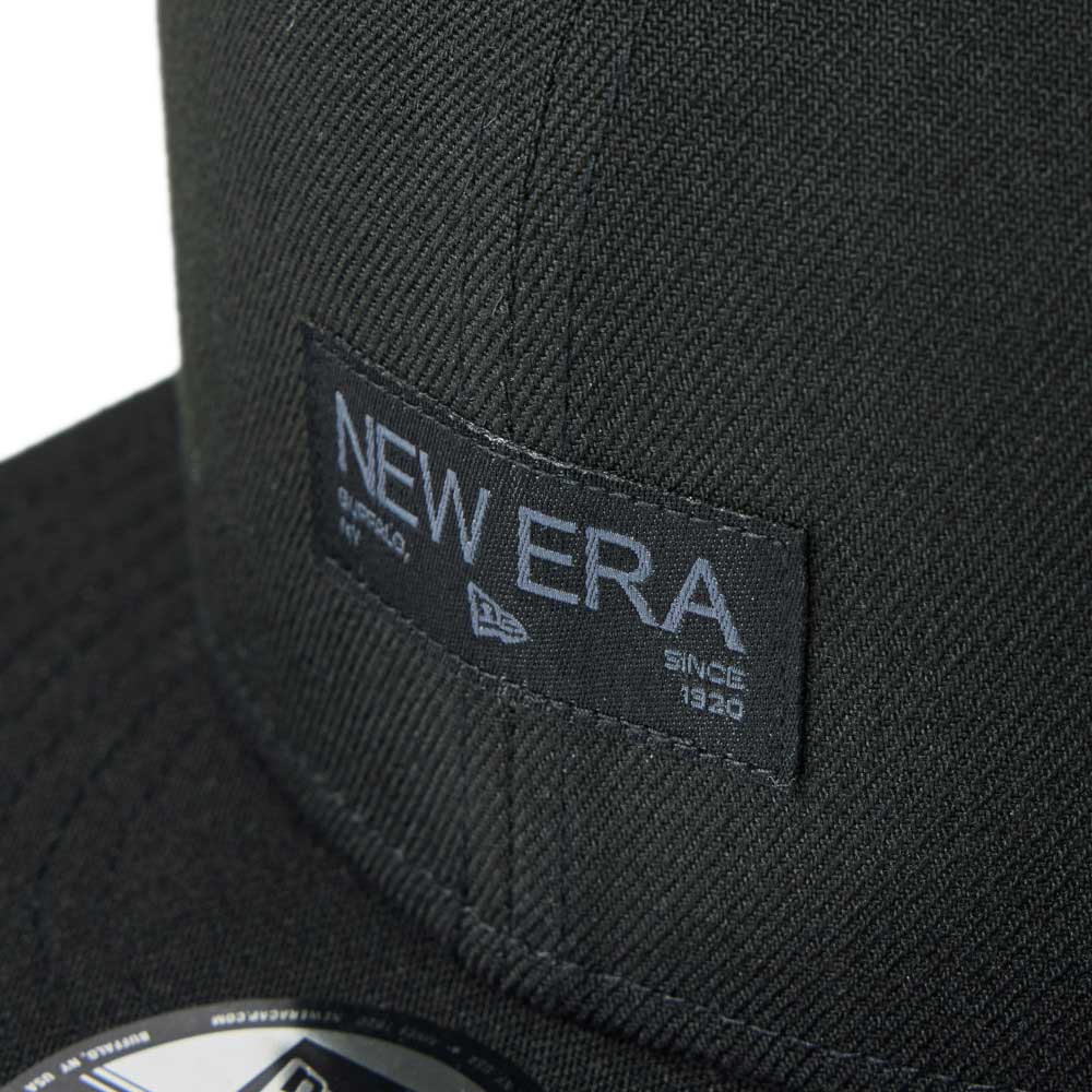 New Era Black Wordmark Metal Flag Black 9FIFTY Snapback Cap