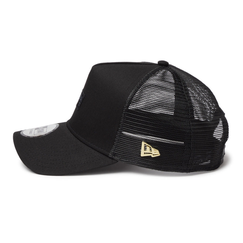 New Era Black Wordmark Metal Flag Black 9FORTY A-Frame Trucker Snapback Cap