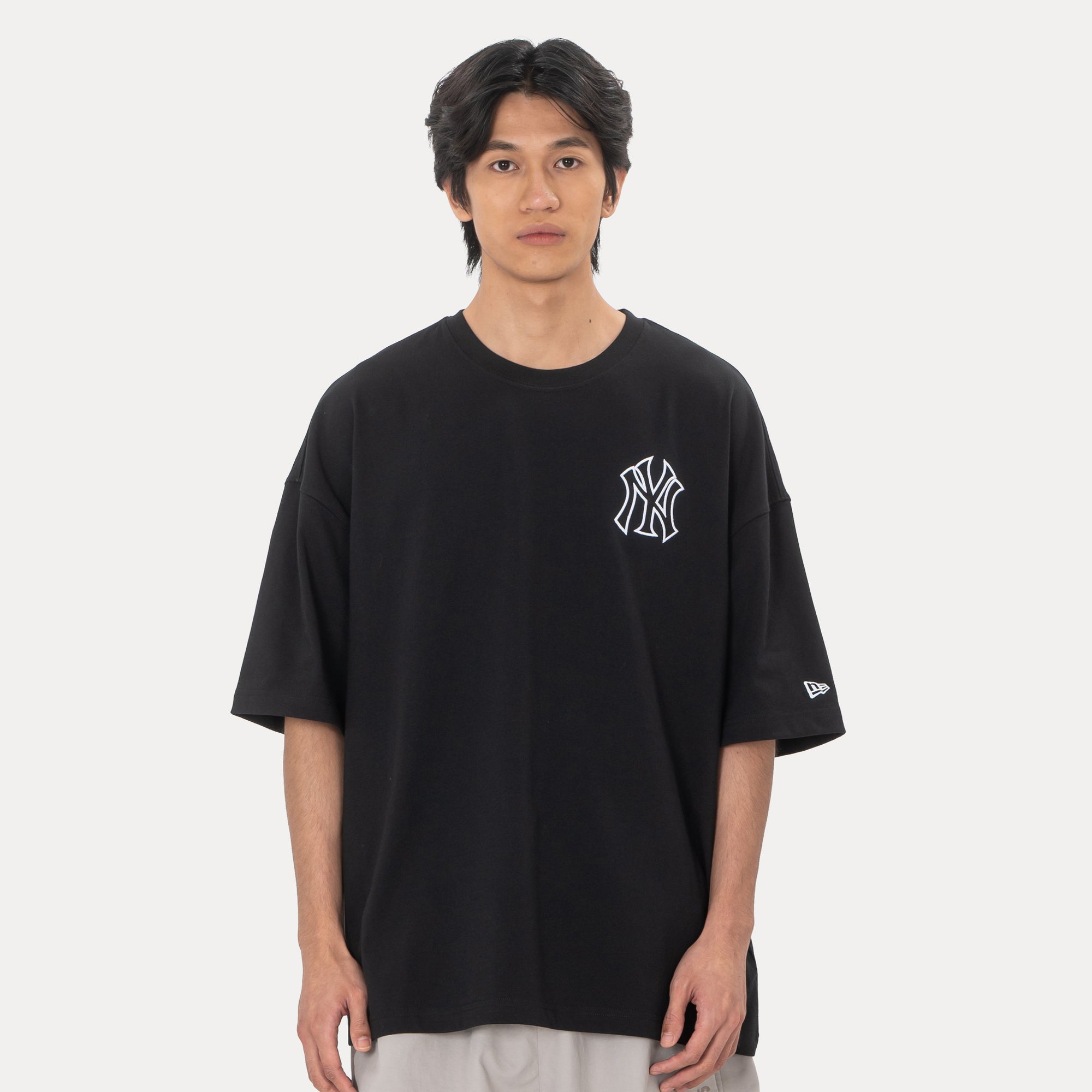 New Era New York Yankees Arch Black Oversized COOLERA Short Sleeve T-Shirt