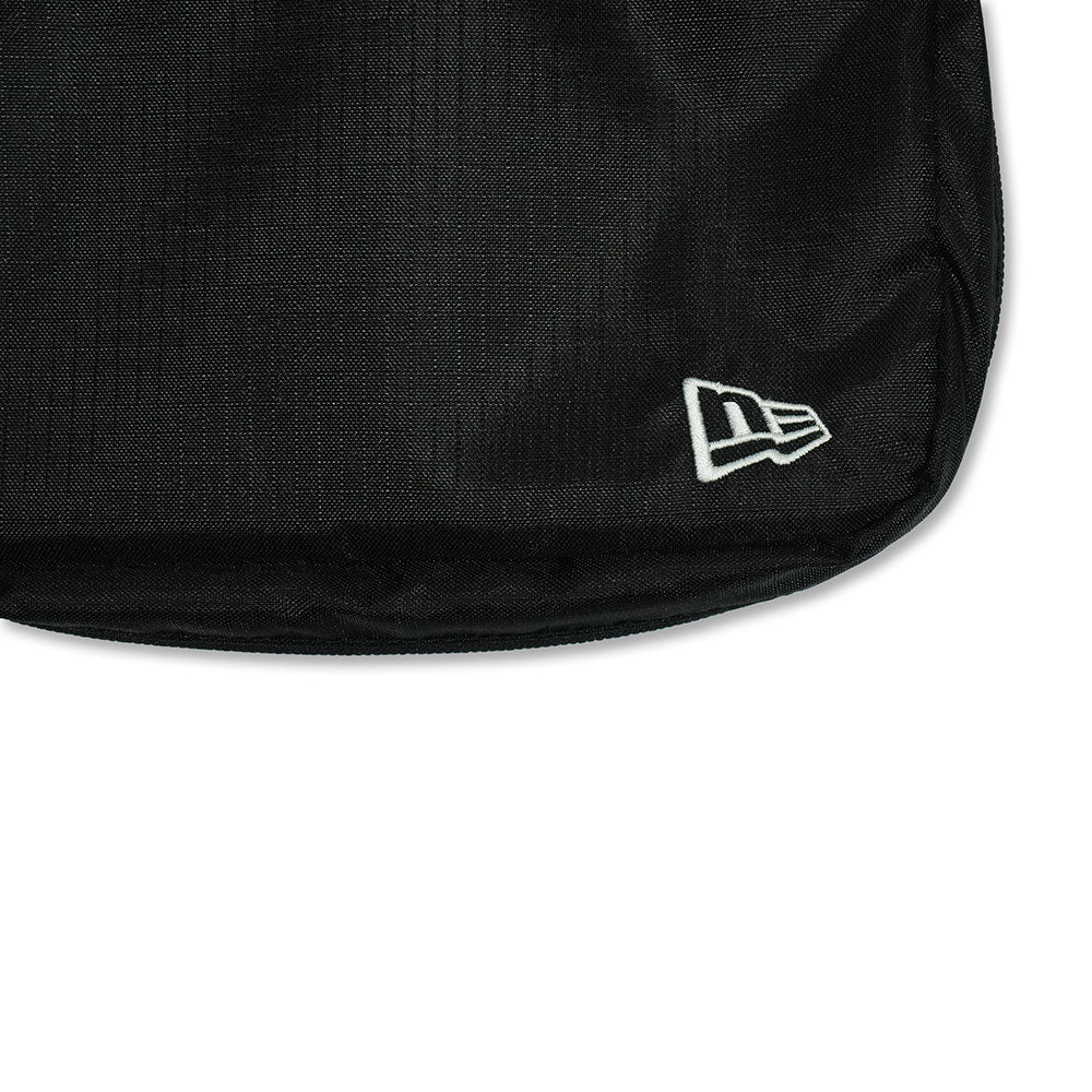 New Era Travel Era Water Repellent Black Kit Wash Pouch Accessory