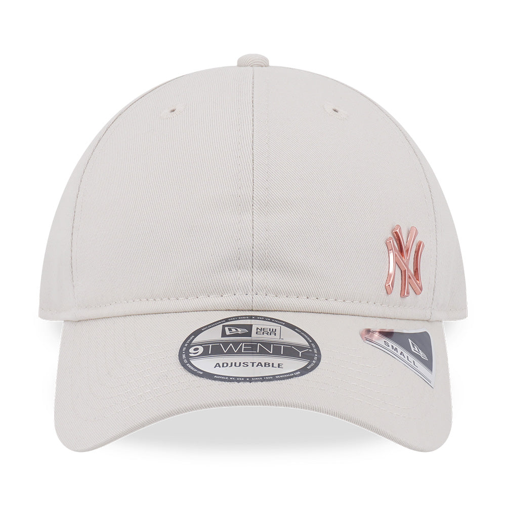 New Era New York Yankees Metal Badge FW26 Ivory 9TWENTY Small Adjustable Cap