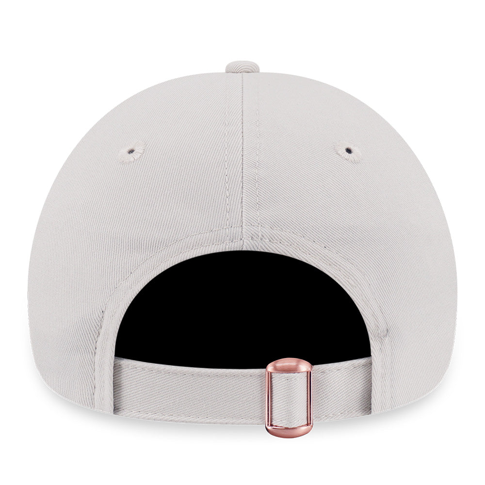 New Era New York Yankees Metal Badge FW26 Ivory 9TWENTY Small Adjustable Cap