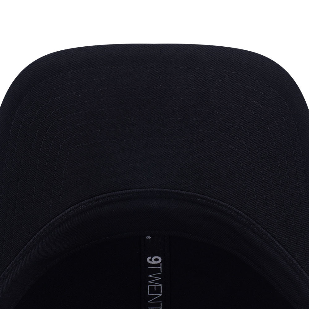 New Era New York Yankees Metal Badge FW26 Black 9TWENTY Small Adjustable Cap