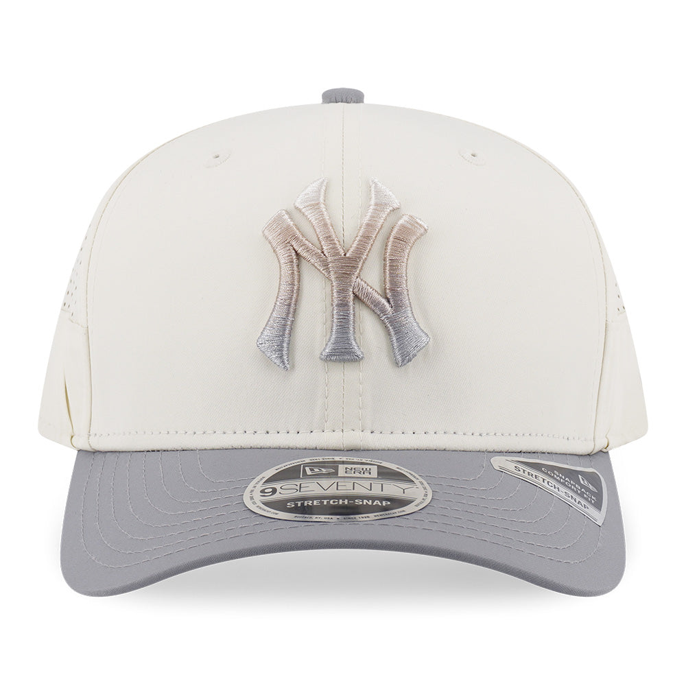 New Era New York Yankees Gradient FW26 Chrome White Grey 9SEVENTY Stretch Snapback Cap