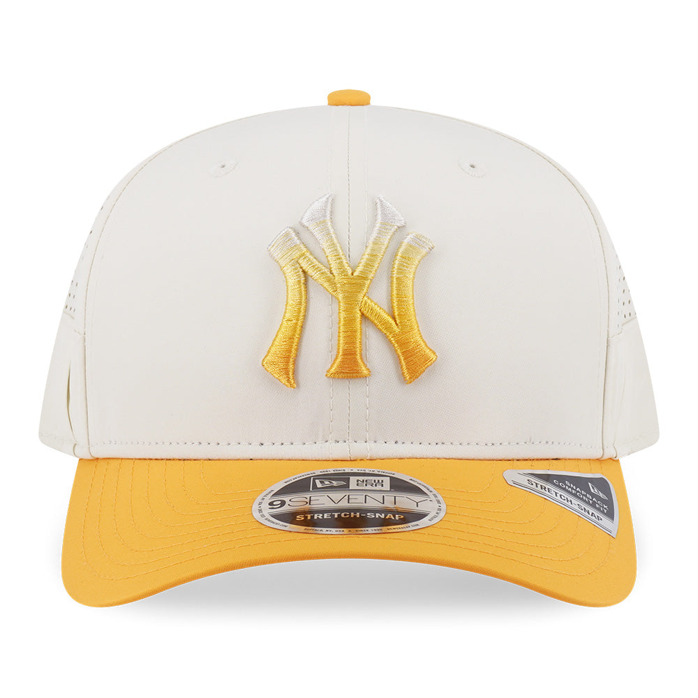 New Era New York Yankees Gradient FW26 Chrome White A Gold 9SEVENTY Stretch Snapback Cap