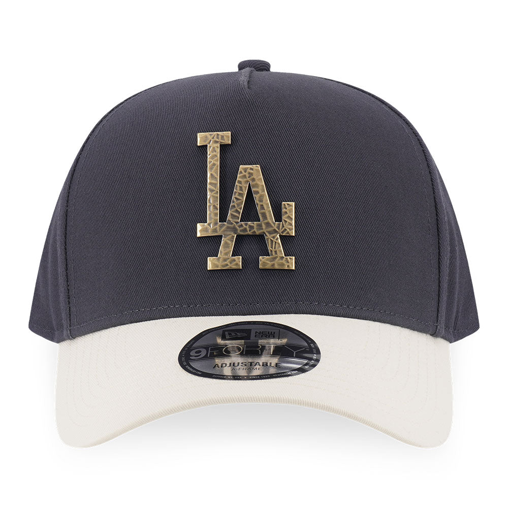 New Era Los Angeles Dodgers Hammered Metal Badge FW26 Graphite Chrome White 9FORTY Adjustable Cap