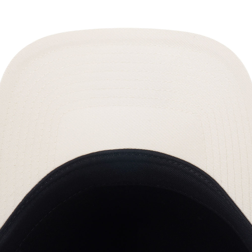 New Era New York Yankees Hammered Metal Badge FW26 Silver Snow Chrome White 9FORTY Adjustable Cap