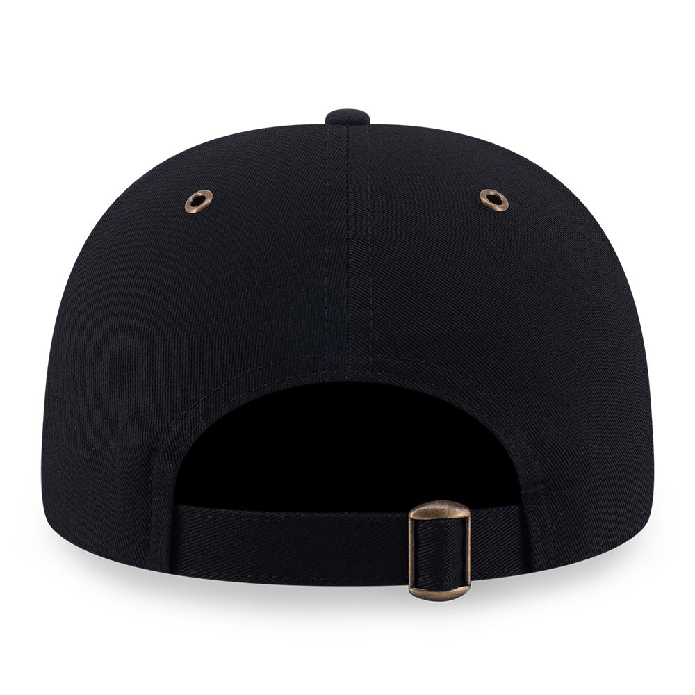 New Era New York Yankees Hammered Metal Badge FW26 Black Chrome White 9FORTY Adjustable Cap