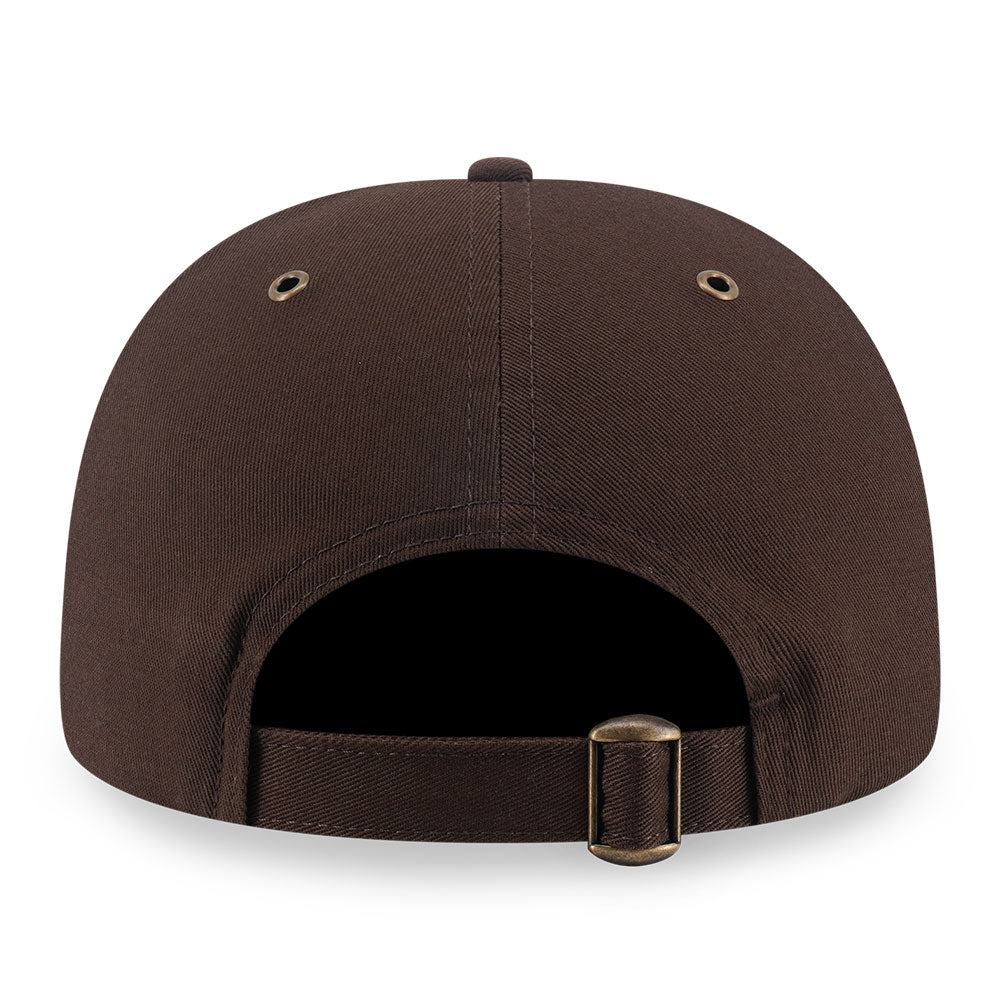 New Era Los Angeles Dodgers Hammered Metal Badge FW26 Walnut Chrome White 9FORTY Adjustable Cap