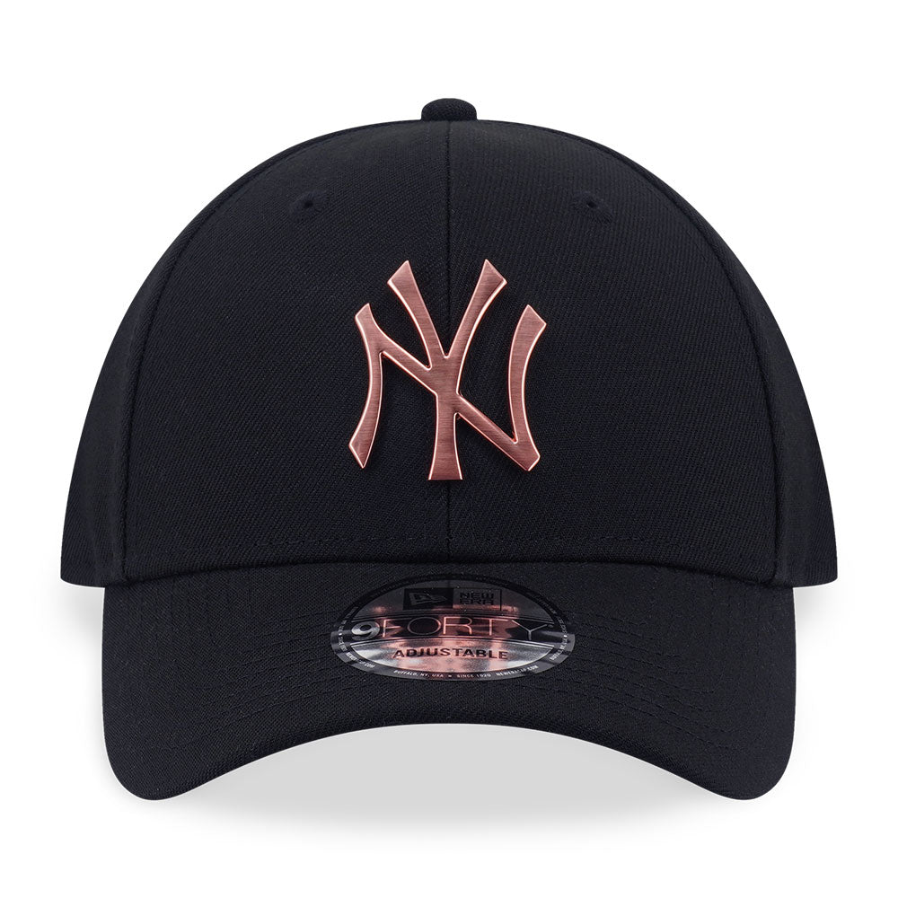 New Era New York Yankees Rose Gold Metal Badge FW26 Black 9FORTY Adjustable Cap