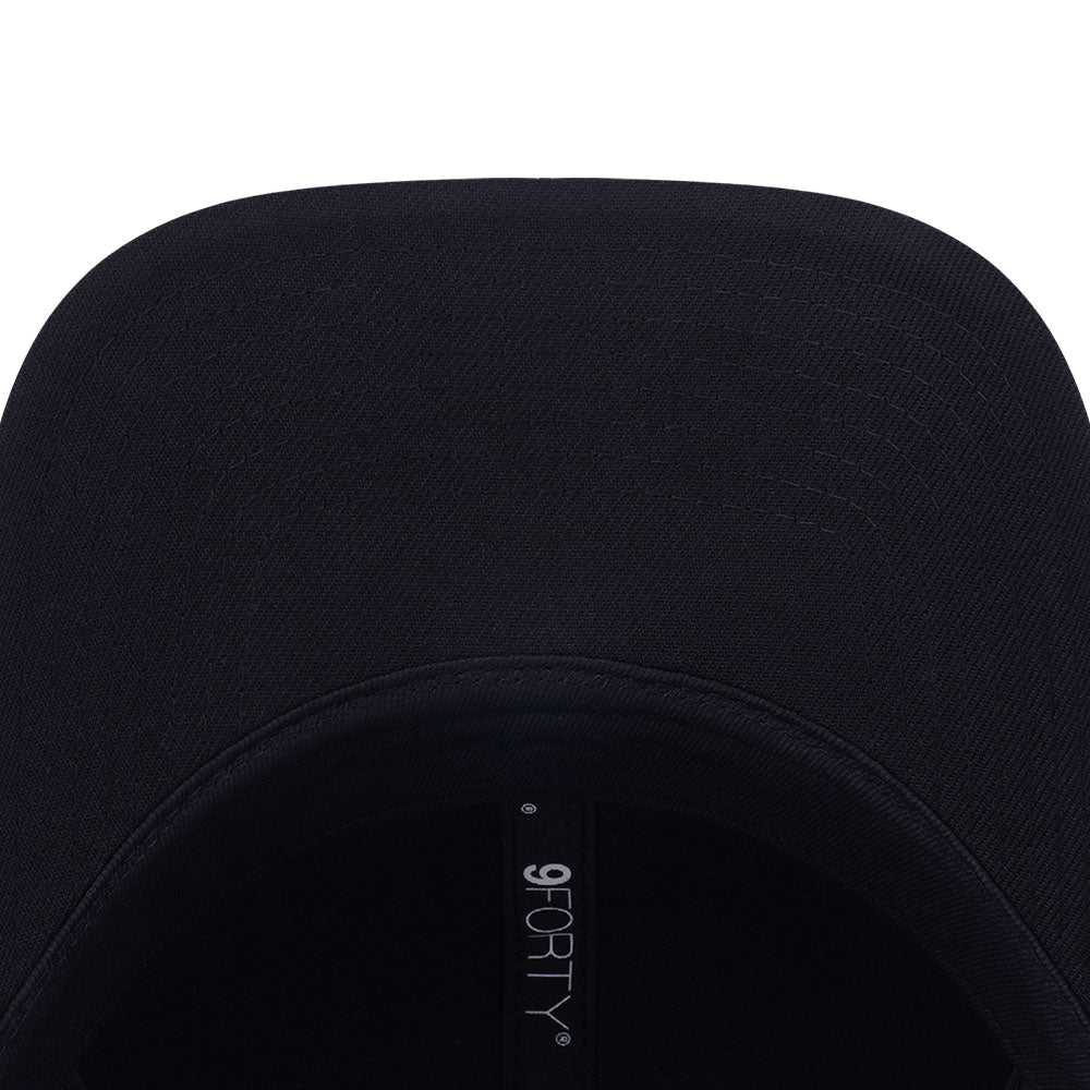 New Era New York Yankees Rose Gold Metal Badge FW26 Black 9FORTY Adjustable Cap