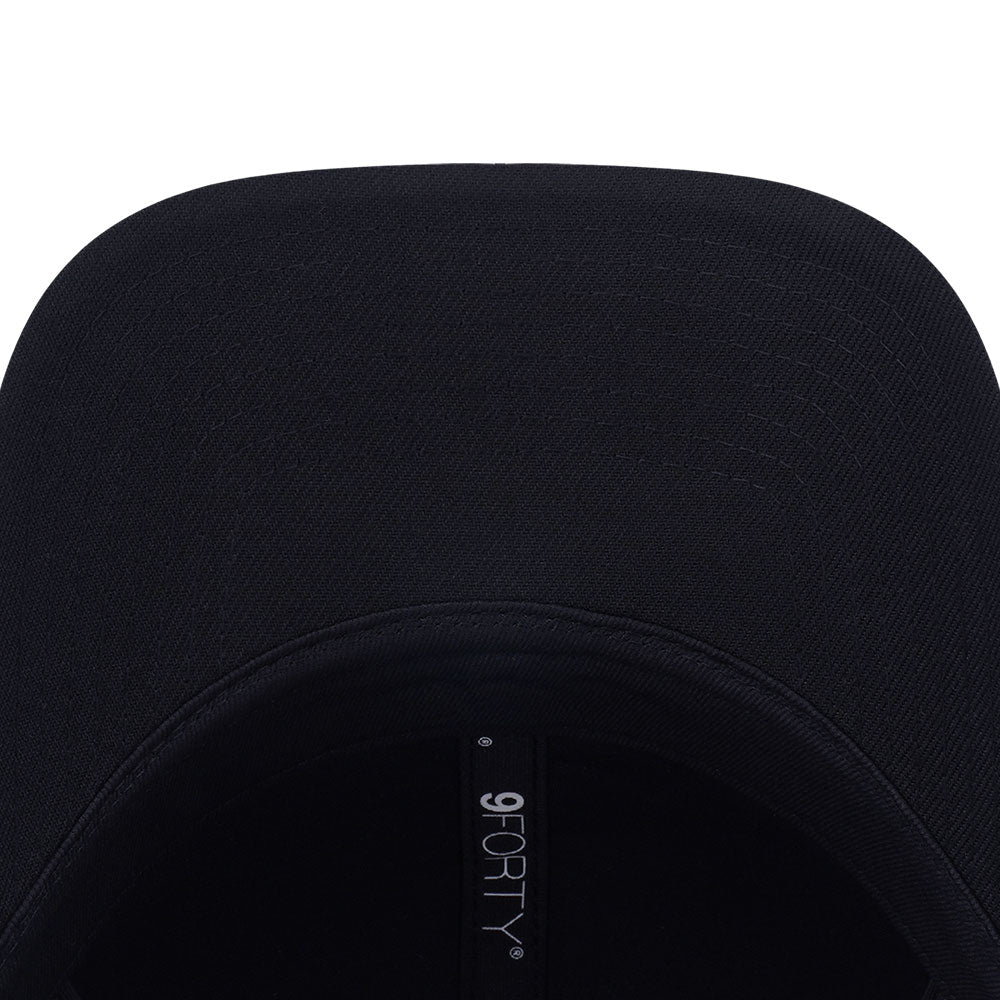 New Era New York Yankees Nickel Metal Badge FW26 Black 9FORTY Adjustable Cap