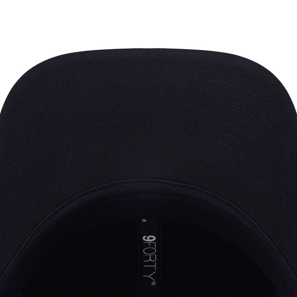 New Era Los Angeles Dodgers Rose Gold Metal Badge FW26 Black 9FORTY Adjustable Cap