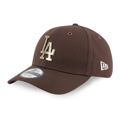 New Era Los Angeles Dodgers Hammered Metal Badge FW26 Walnut 9FORTY Adjustable Cap