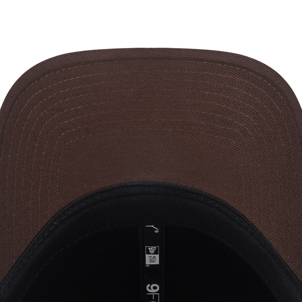 New Era Los Angeles Dodgers Hammered Metal Badge FW26 Walnut 9FORTY Adjustable Cap