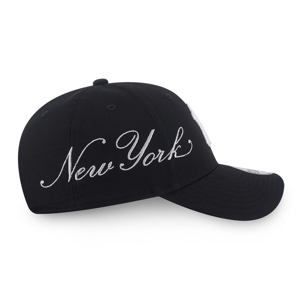 New Era New York Yankees Cross Panels Script Black 9FORTY Adjustable Cap