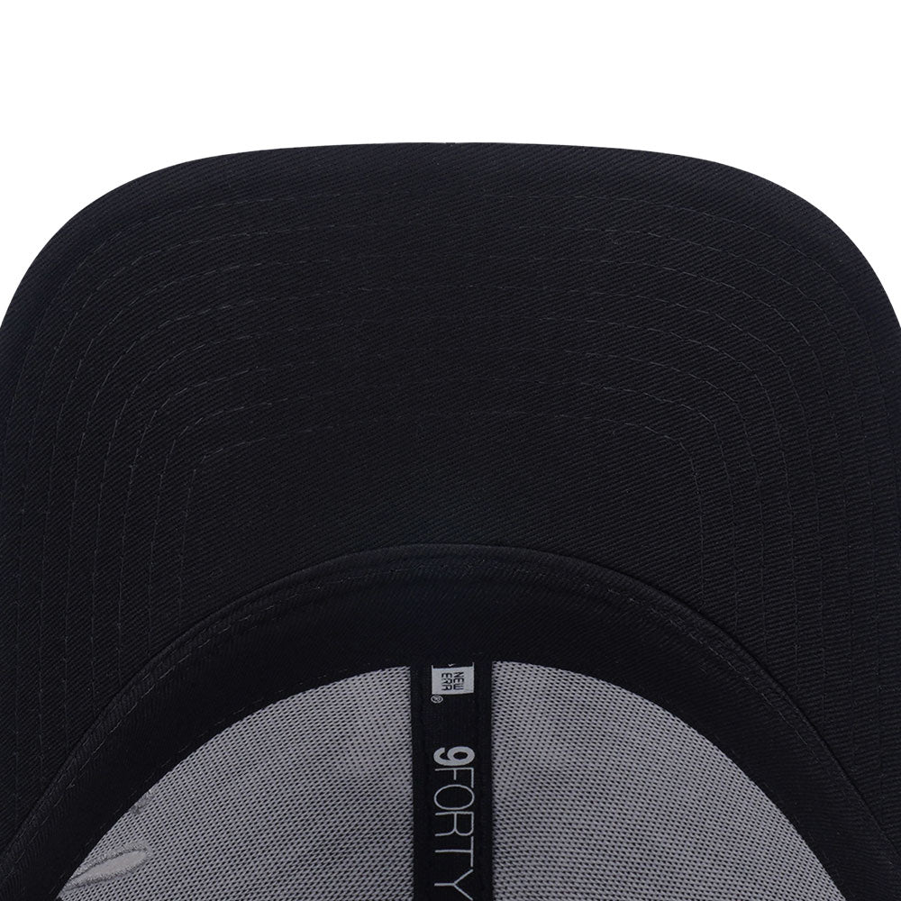 New Era New York Yankees Cross Panels Script Black 9FORTY Adjustable Cap