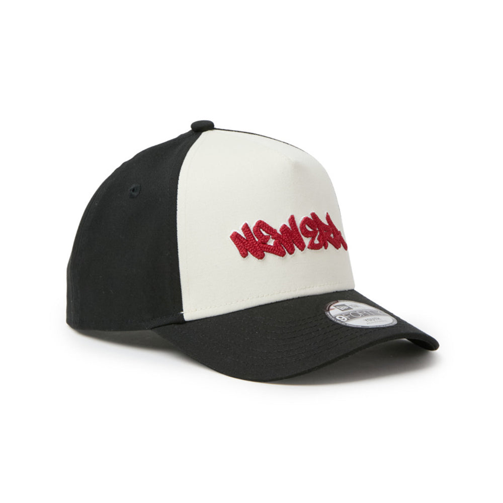 New Era Tagging Logo Black Chrome White 261 Youth 9FORTY A-Frame Adjustable Cap