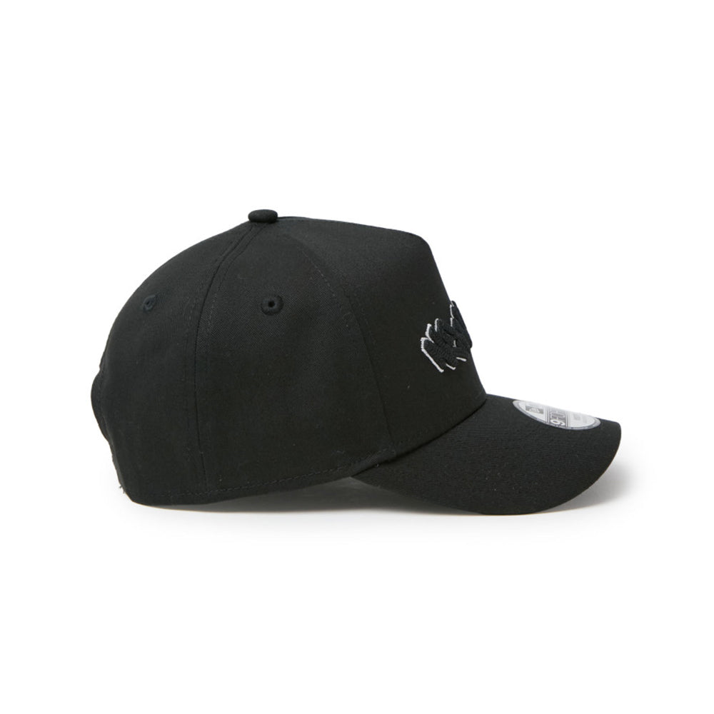 New Era Tagging Logo Black 261 Youth 9FORTY A-Frame Adjustable Cap
