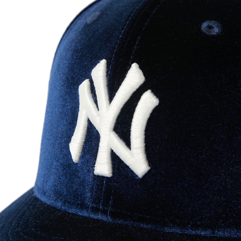 New Era New York Yankees Velvet Navy 59FIFTY Precurved Fitted Cap