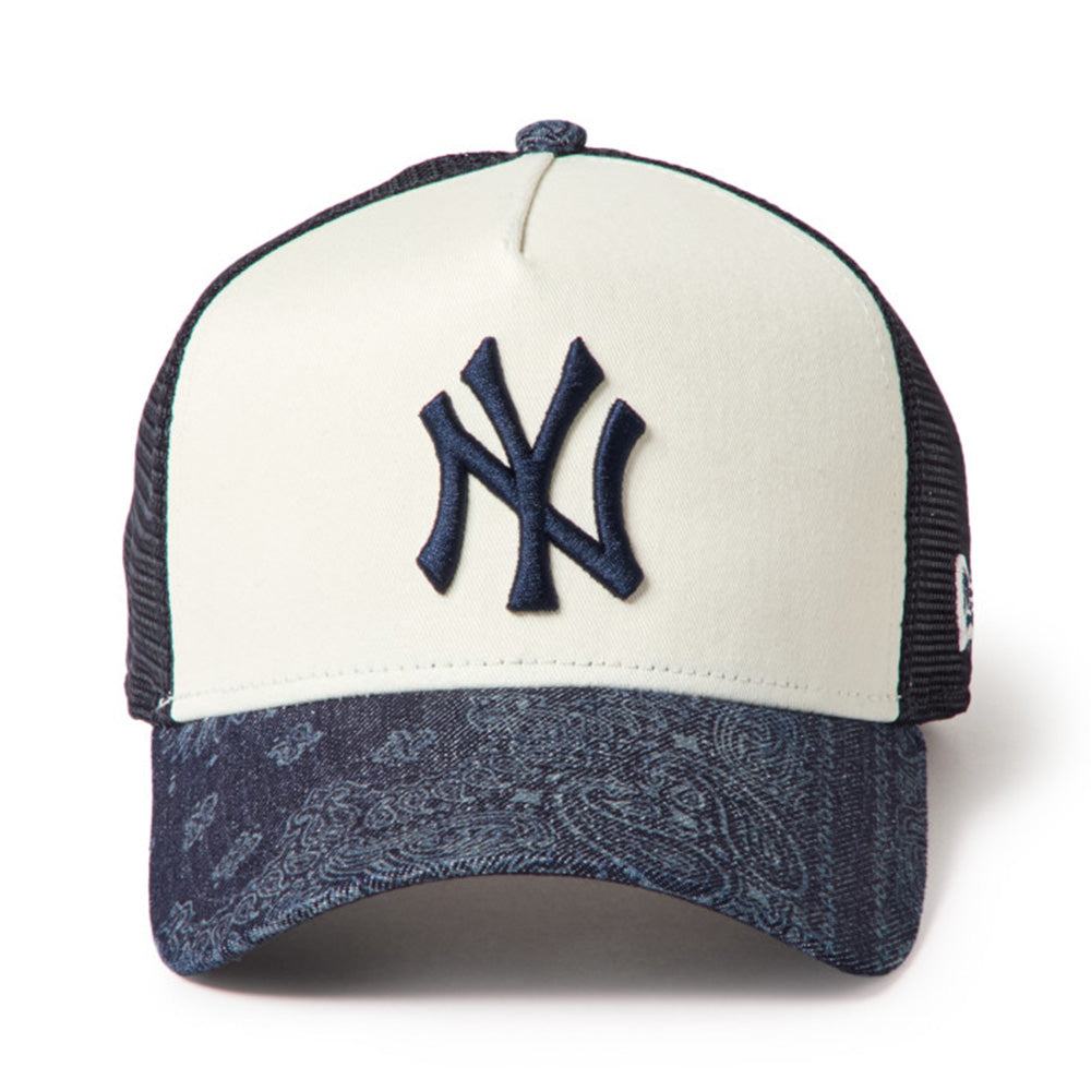 New Era New York Yankees Laser Burn Out Denim White Navy 9FORTY A-Frame Trucker Snapback Cap