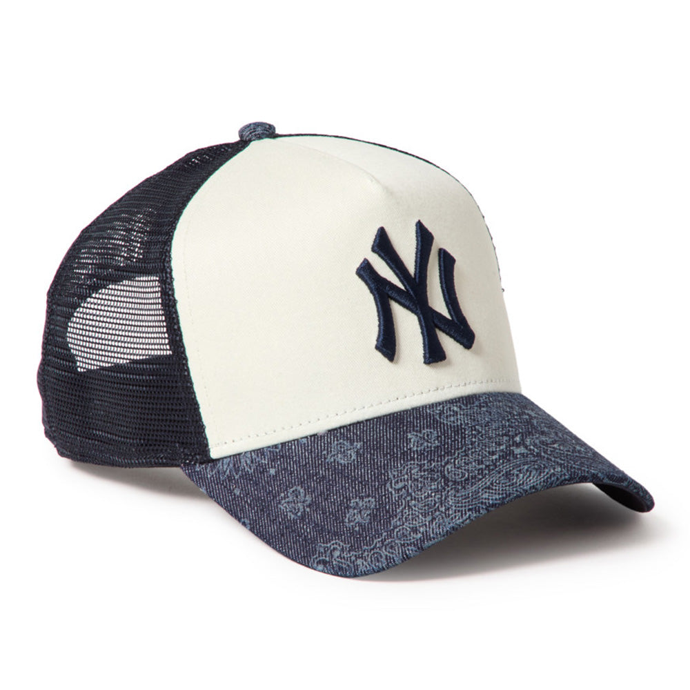 New Era New York Yankees Laser Burn Out Denim White Navy 9FORTY A-Frame Trucker Snapback Cap